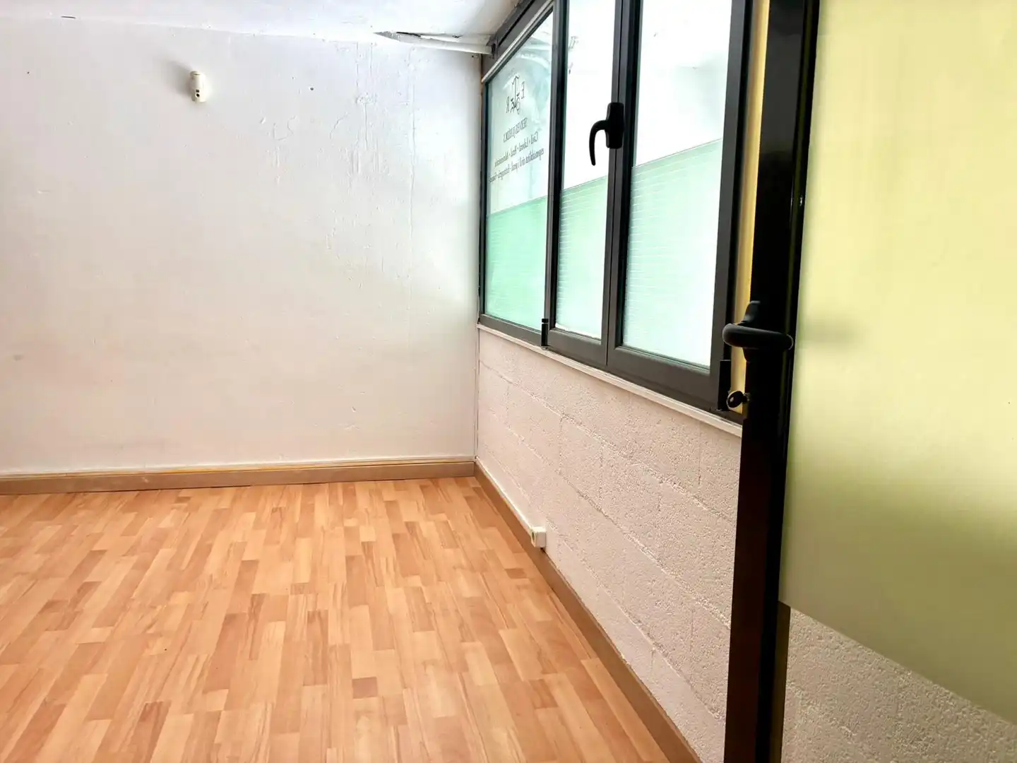 Dormitori de Local en venda en Sant Feliu de Llobregat