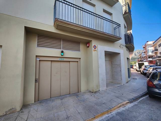 Garaje en Venta en Passeig de Jaume I, 7 en Beniarbeig