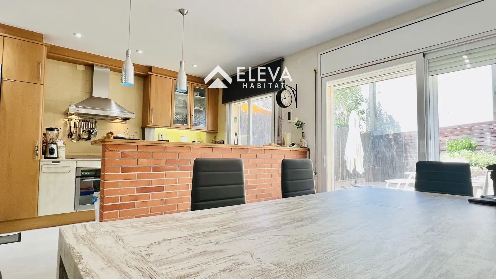 Adosado con terraza en venta en La Font, imagen 2