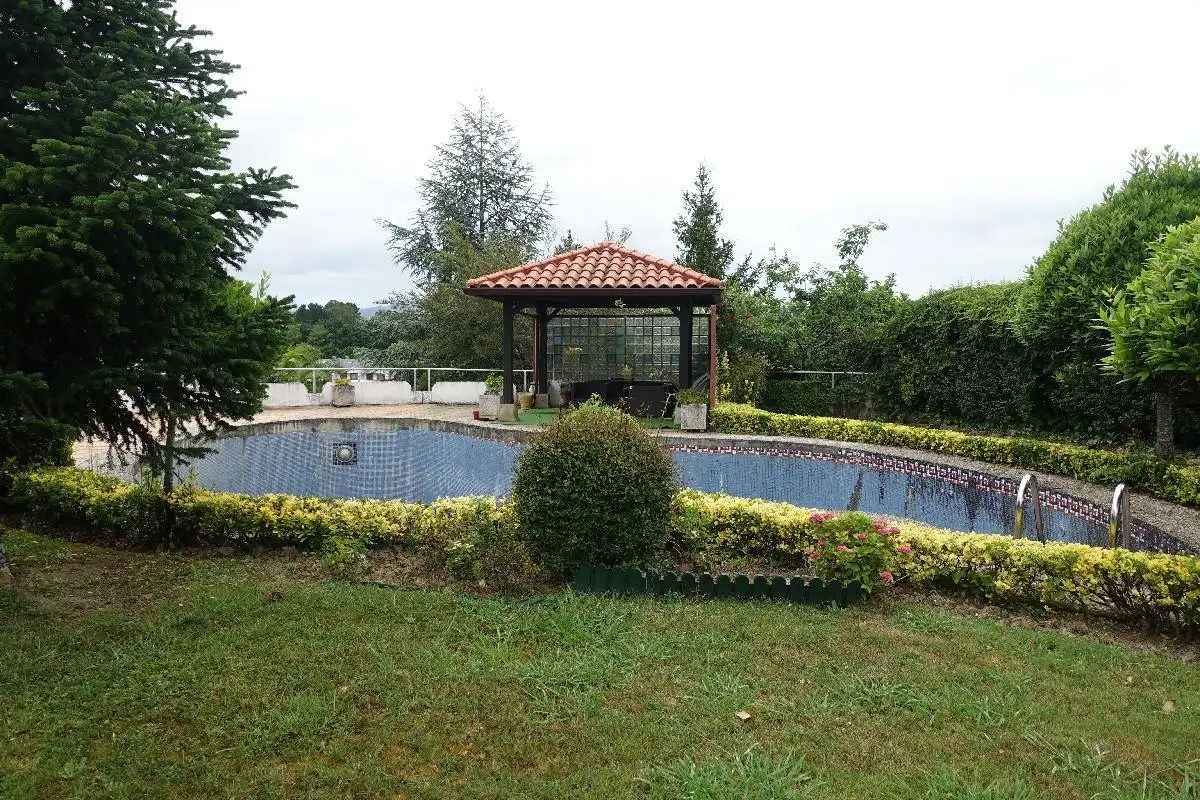 Piscina de Casa o xalet en venda en Mungia amb Calefacció, Jardí privat i Terrassa