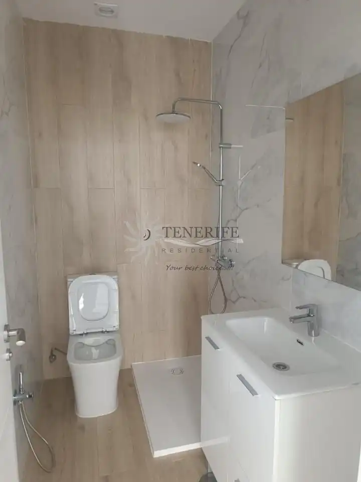 Badezimmer von Erdgeschoss zum Verkauf in Guía de Isora mit Terrasse