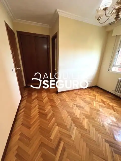 Bedroom of Flat for rent in Madrid  with Heating, Terrace and Furnished