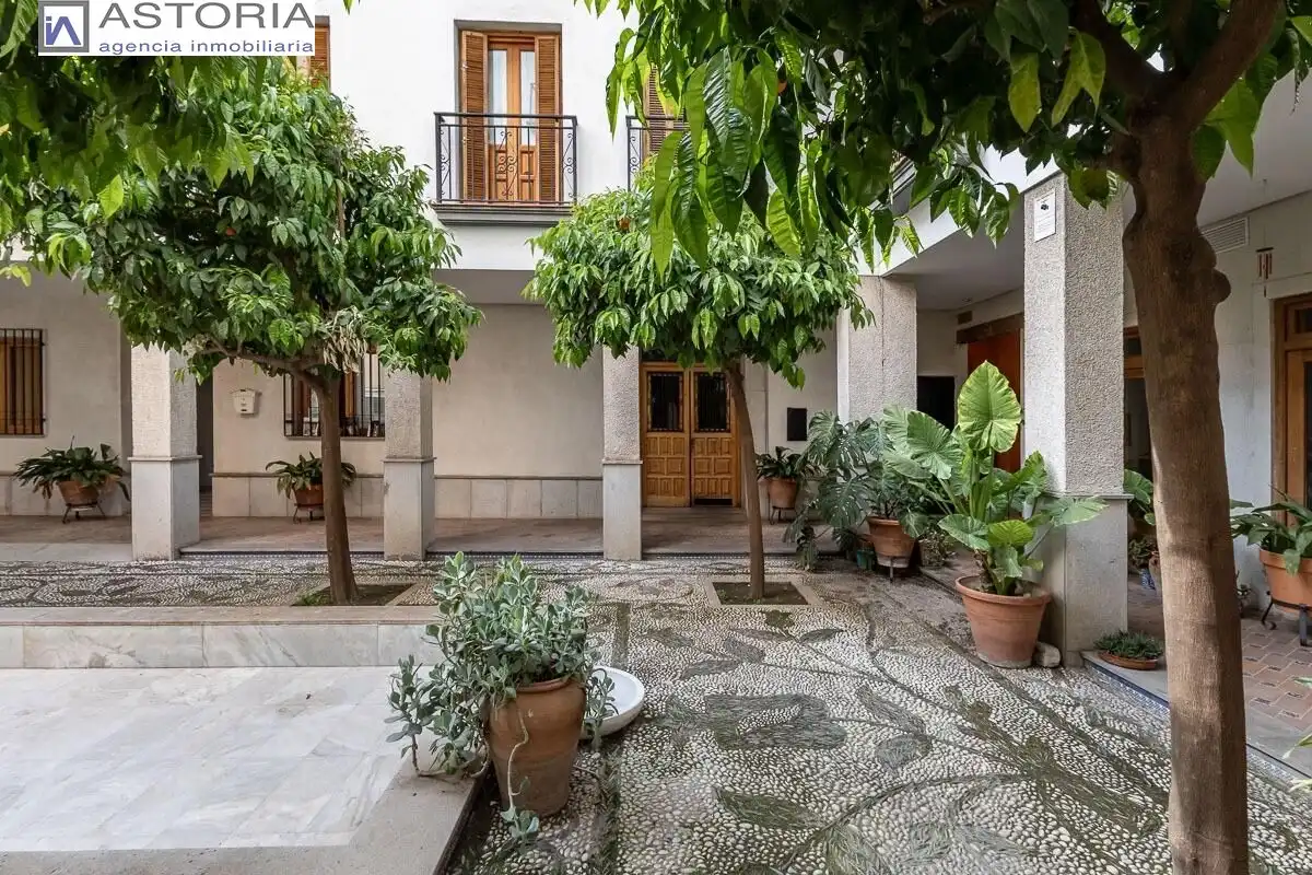 Außenansicht von Wohnung zum Verkauf in Granada mit Terrasse
