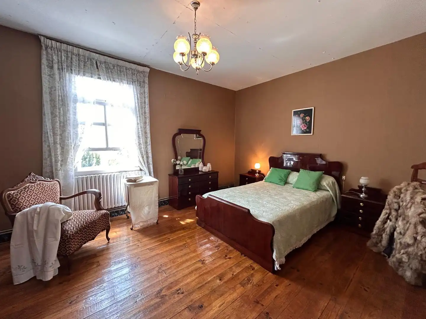 Dormitori de Casa adosada en venda en Guitiriz amb Jardí privat