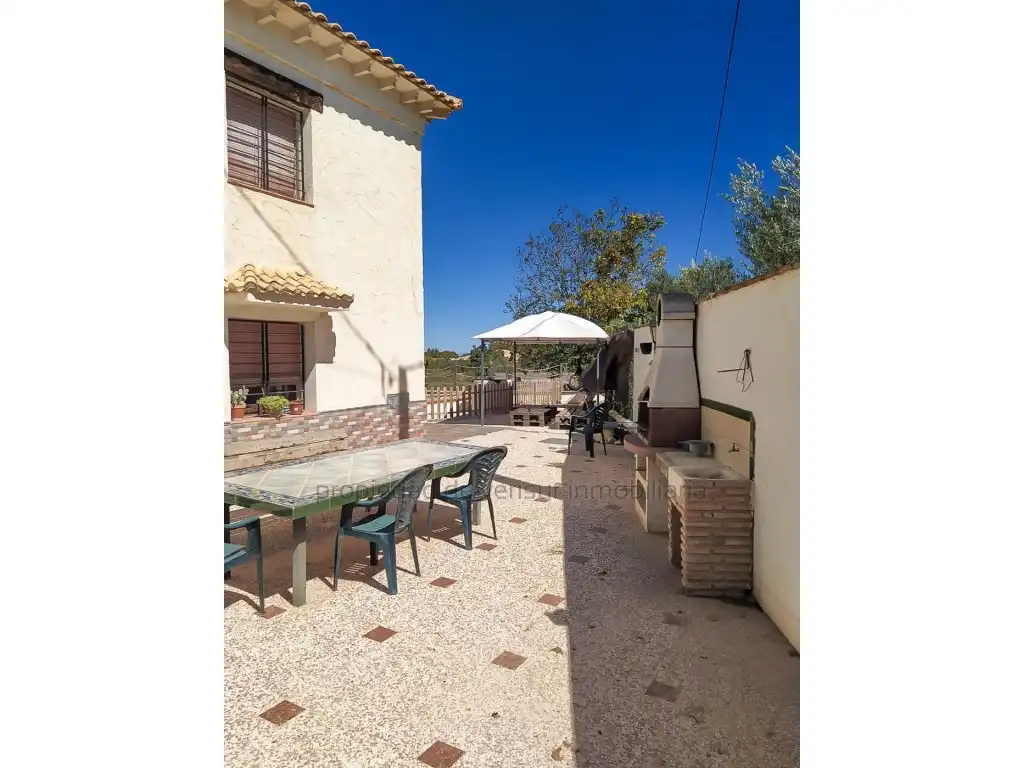 Country homes for sale in Baza