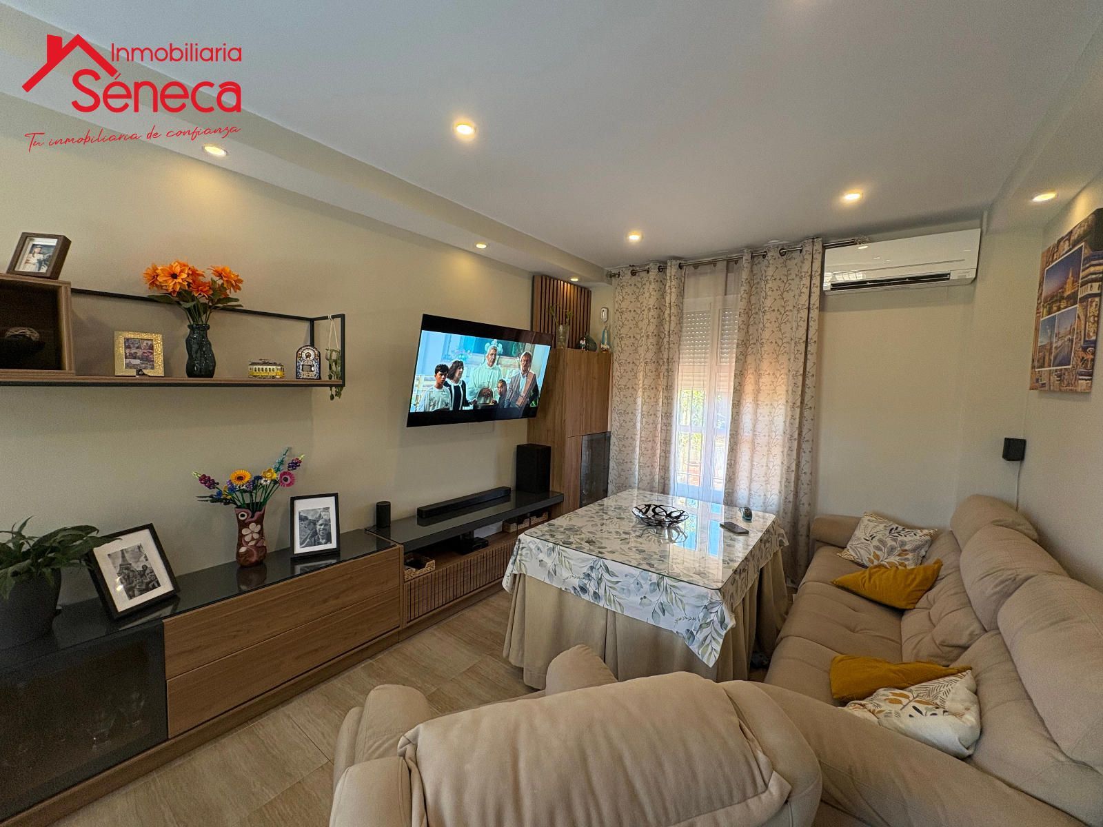 Sala de estar de Casa o chalet en venta en La Carlota con Aire acondicionado, Calefacción y Terraza