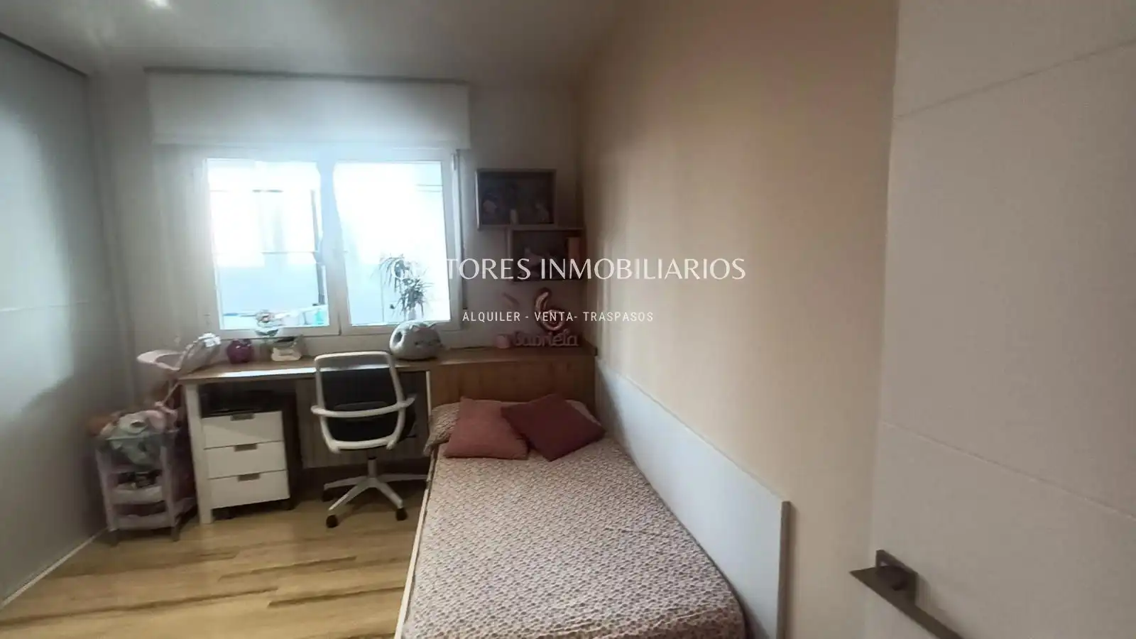 Schlafzimmer von Dachboden zum Verkauf in Ibi mit Klimaanlage, Heizung und Terrasse