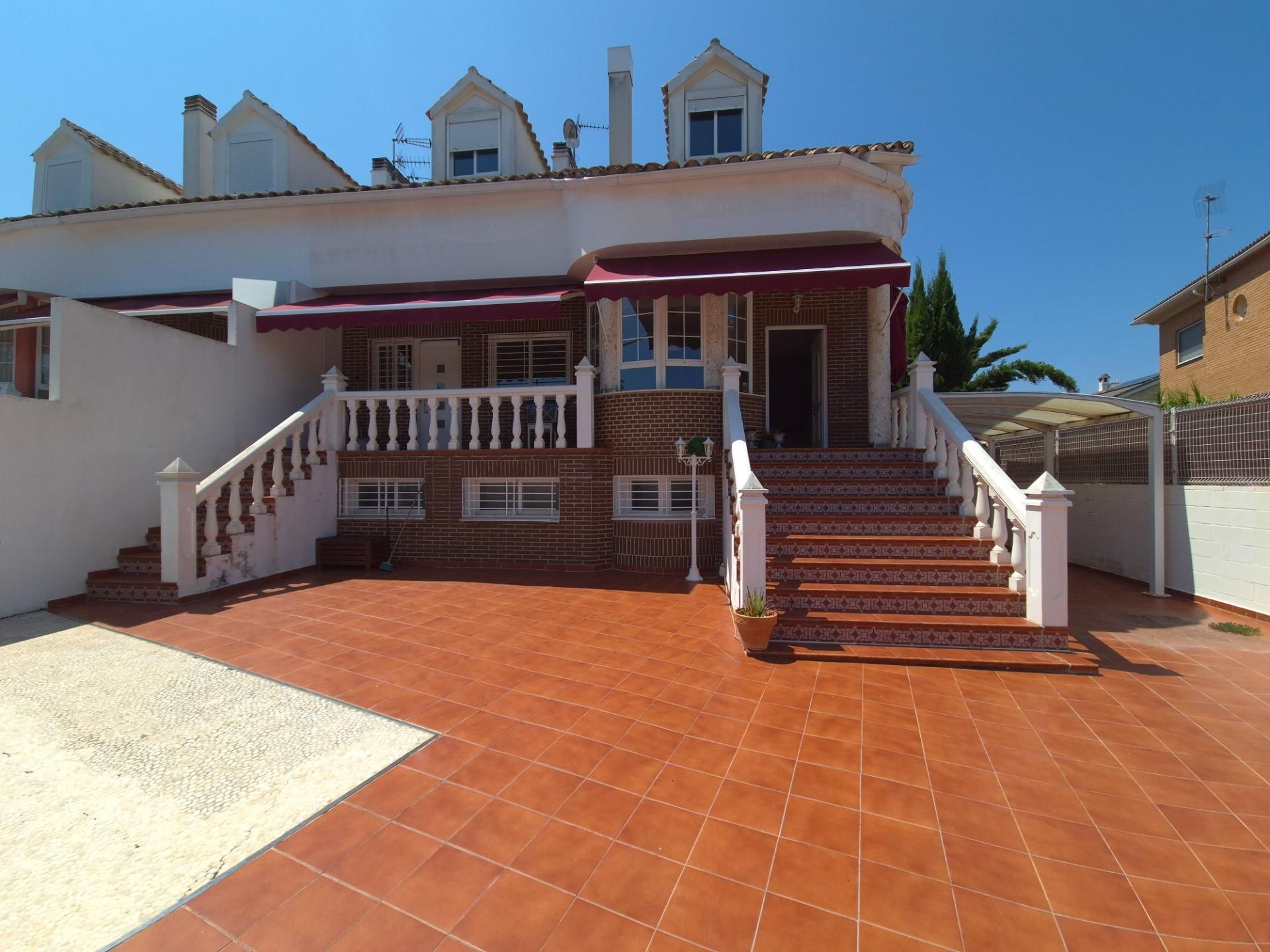 Vista exterior de Casa adosada en venta en Gandia con Aire acondicionado, Calefacción y Trastero