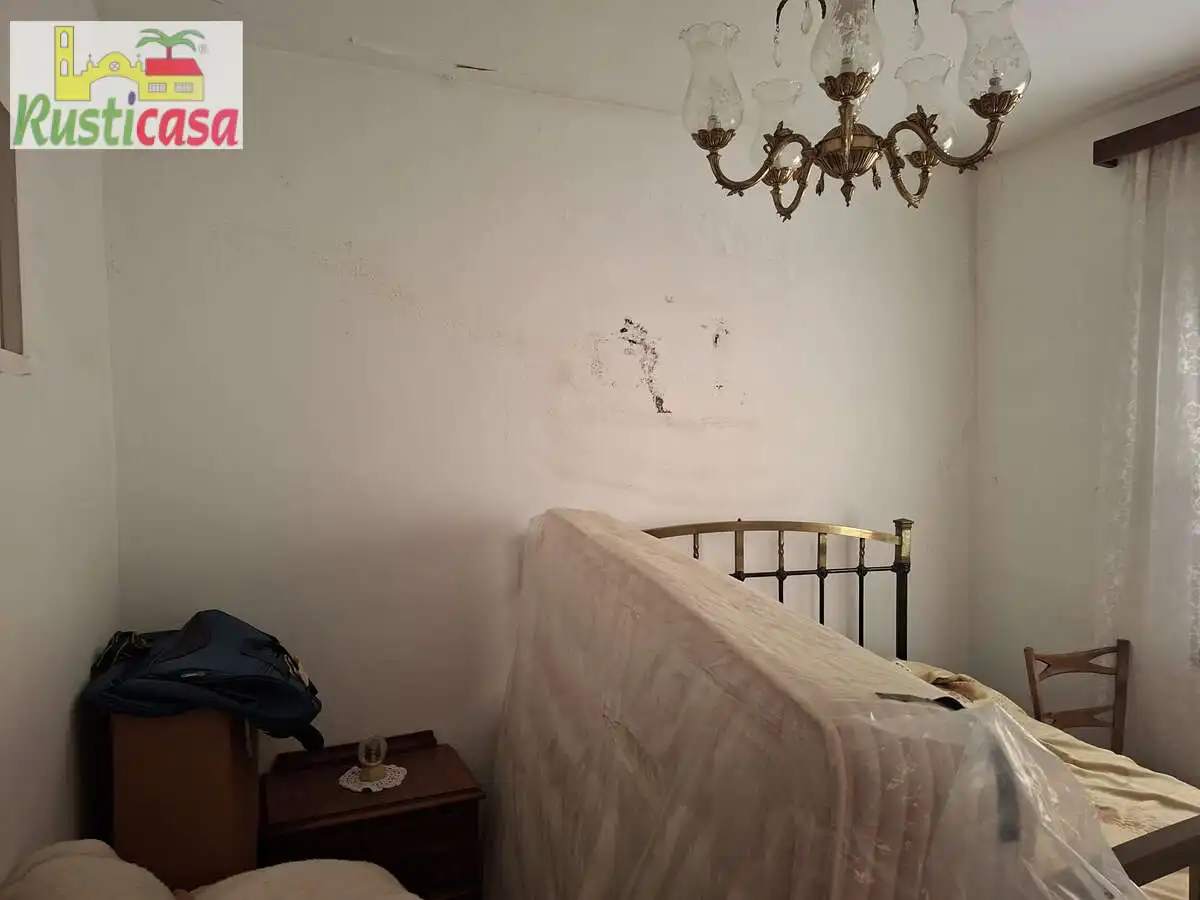 Dormitori de Casa o xalet en venda en Bailén amb Terrassa, Moblat i Balcó