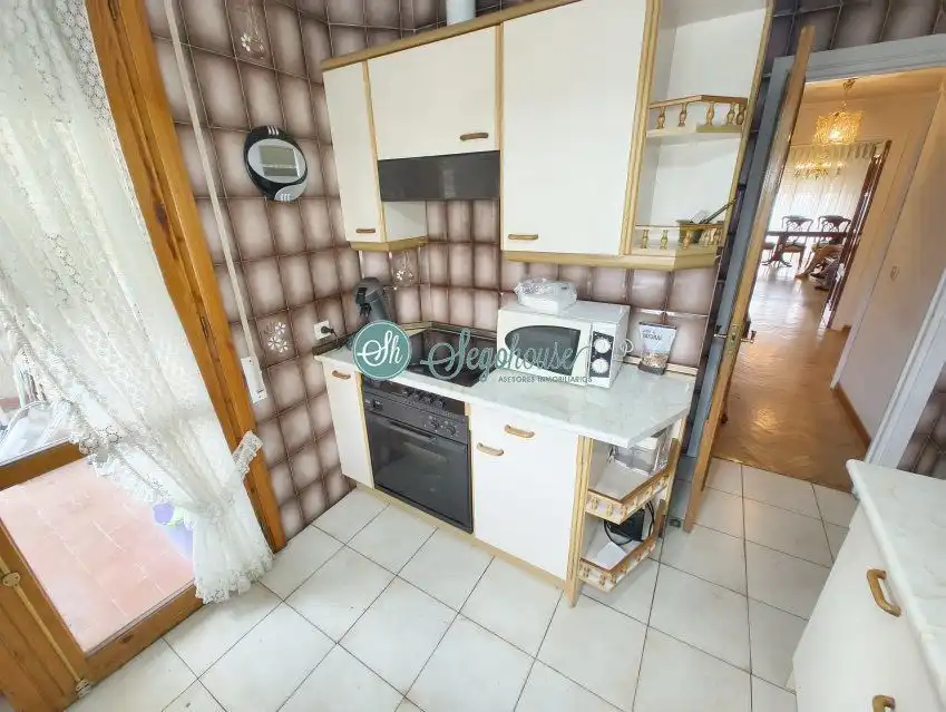 Cocina de Piso en venta en Segovia con Calefacción, Terraza y Trastero
