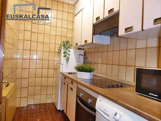 Cocina de Apartamento en venta en Bilbao  con Calefacción, Trastero y Balcón