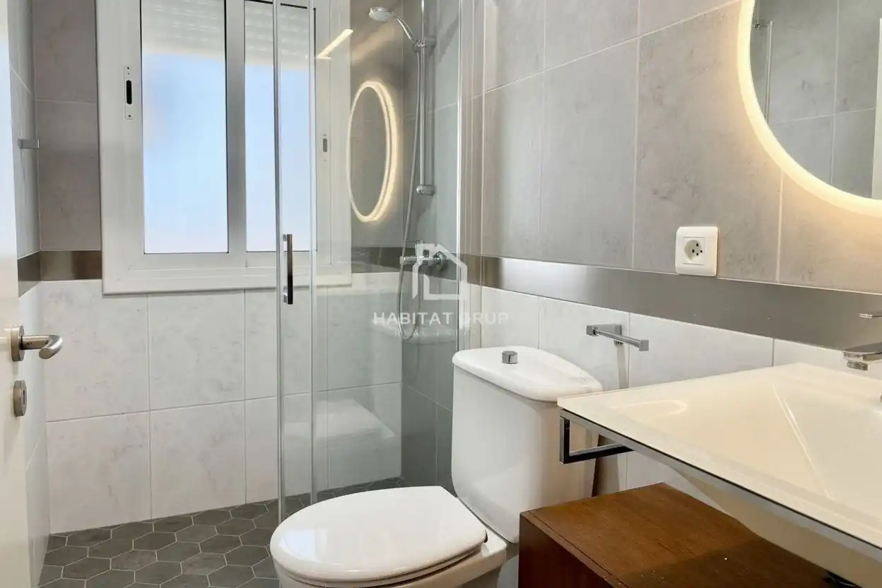Dúplex con ascensor en venta en Eixample Sud – Migdia, imagen 8
