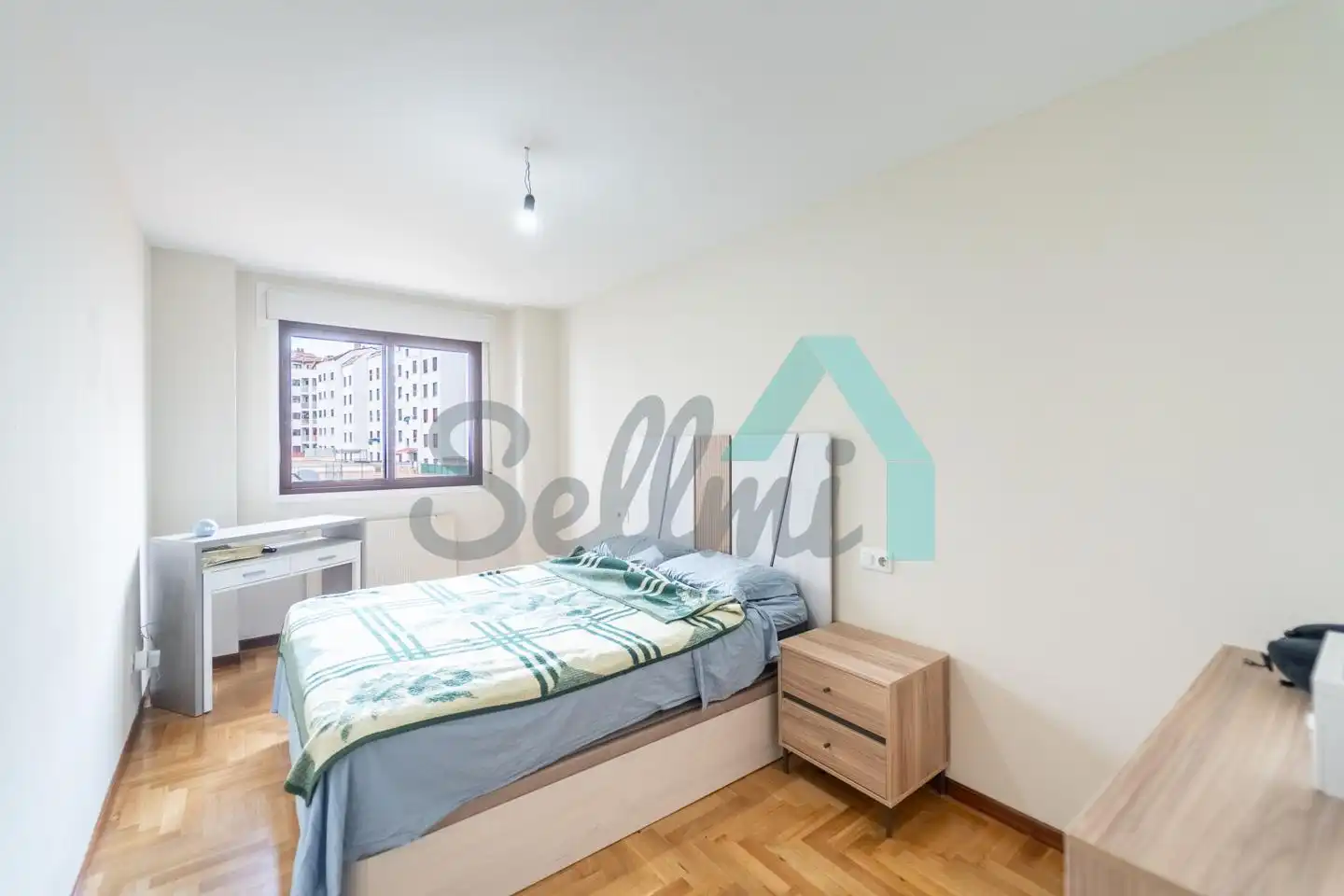 Bedroom of Flat for sale in Oviedo   with Heating, Parquet flooring and Terrace