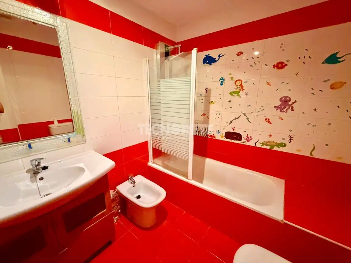 Baño de Piso en venta en Yuncos con Aire acondicionado, Terraza y Trastero