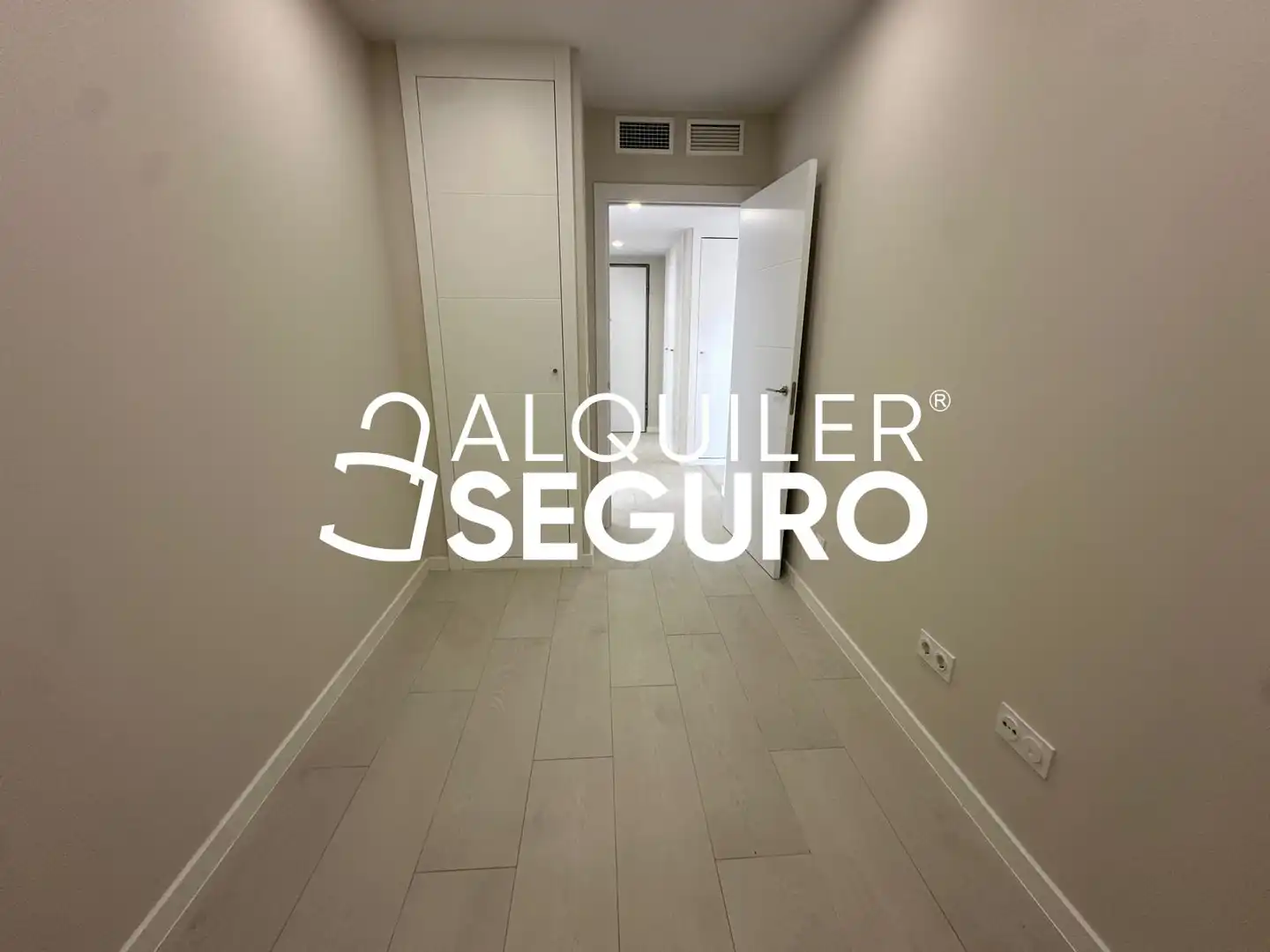 Habitación de Piso de alquiler en Valencia con Aire acondicionado, Terraza y Trastero