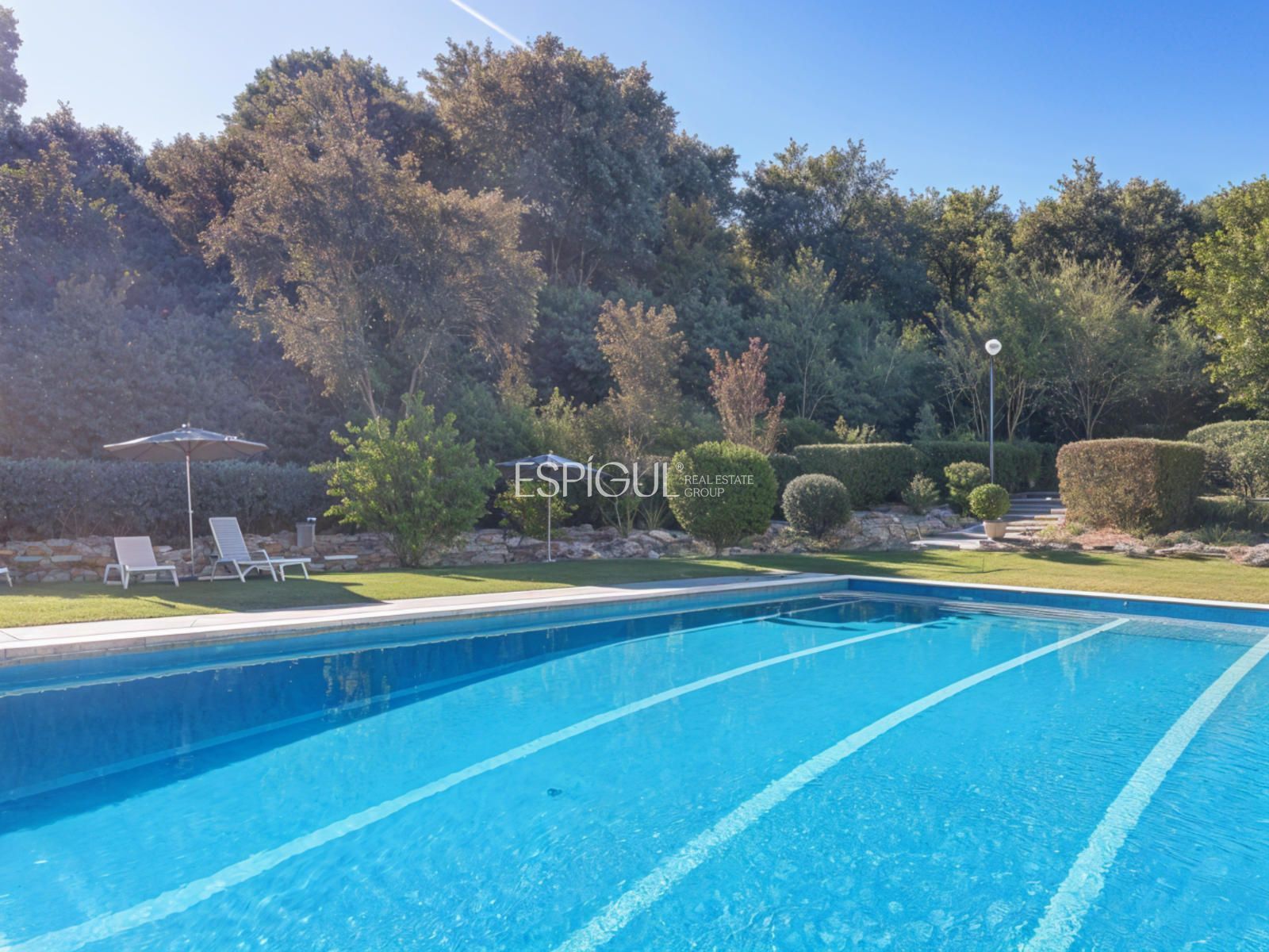 Single-family semi-detached to rent in Univers, Alella
