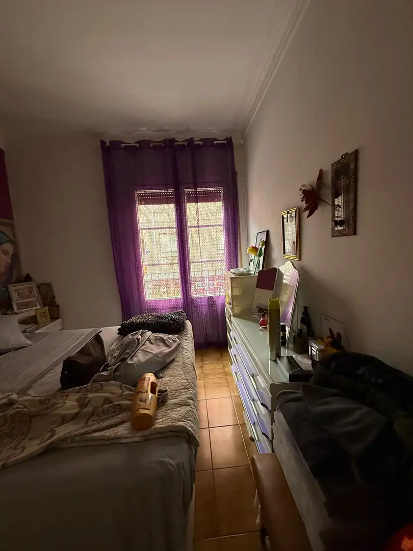 Habitación de Piso en venta en L'Hospitalet de Llobregat con Balcón