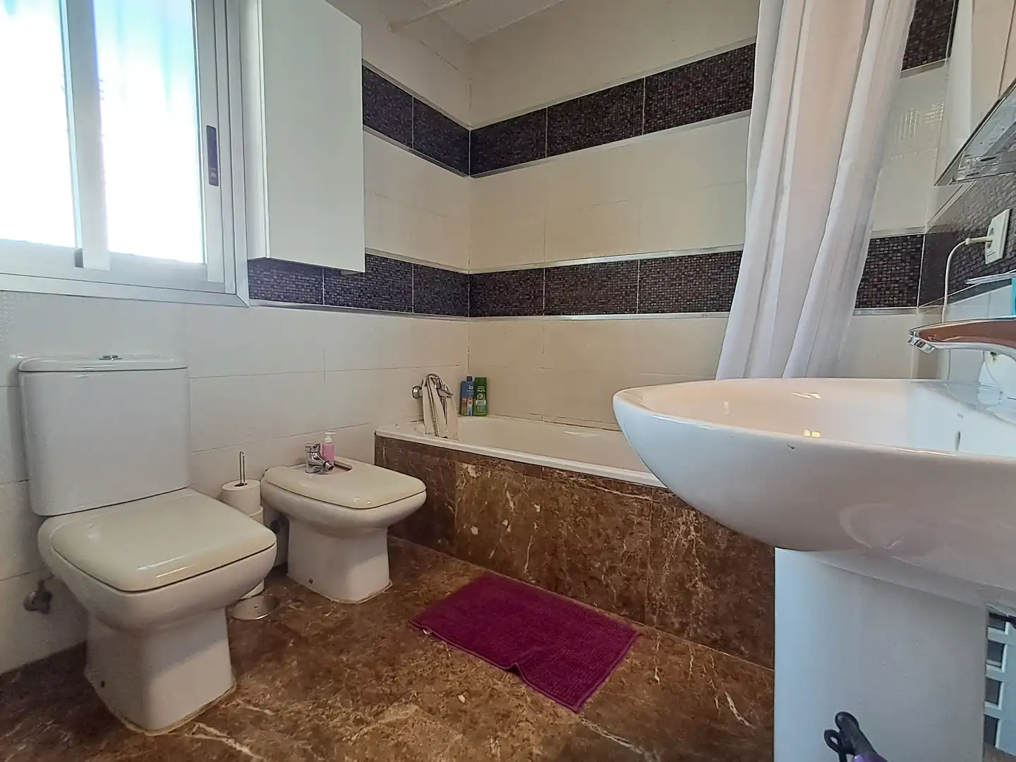 Baño de Casa o chalet en venta en La Nucia con Jardín privado, Terraza y Horno