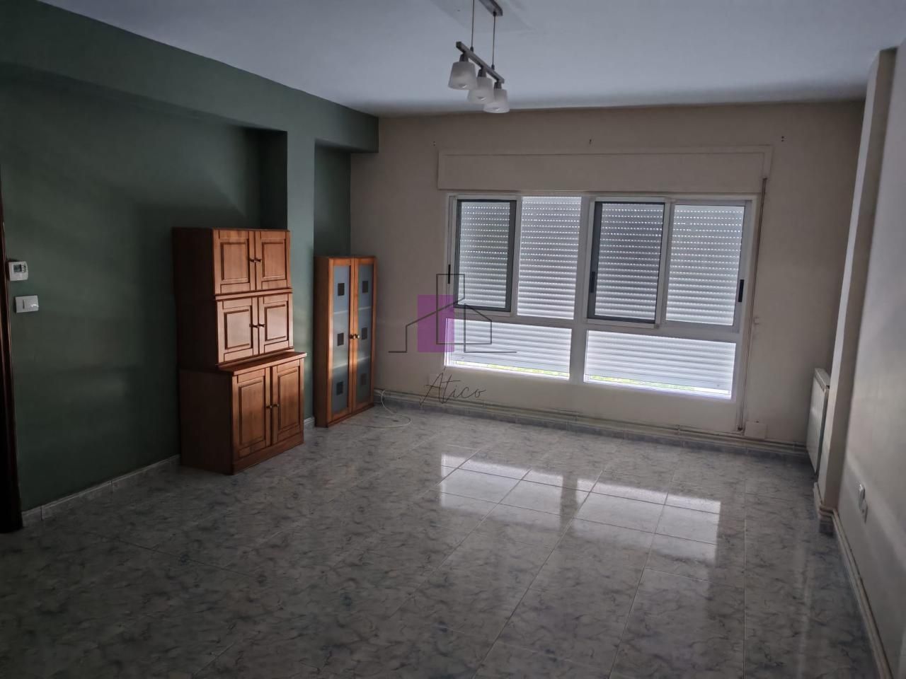 Sala d'estar de Pis en venda en Ourense Capital  amb Calefacció