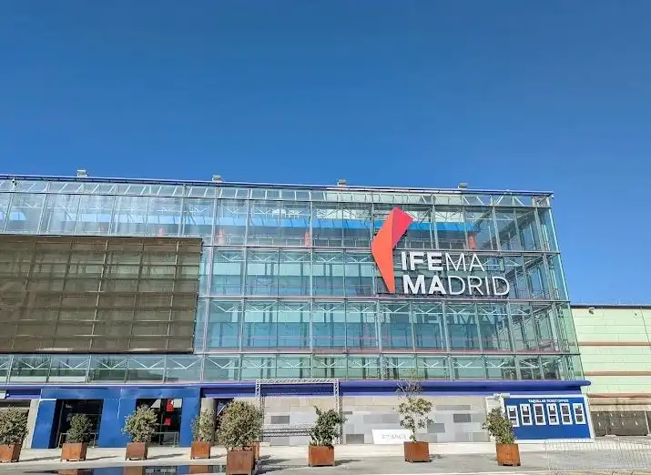 Exterior view of Flat for sale in Madrid  with Air Conditioner, Heating and Parquet flooring
