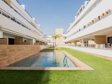 Ático con piscina en venta en Pilar de la Horadada ciudad