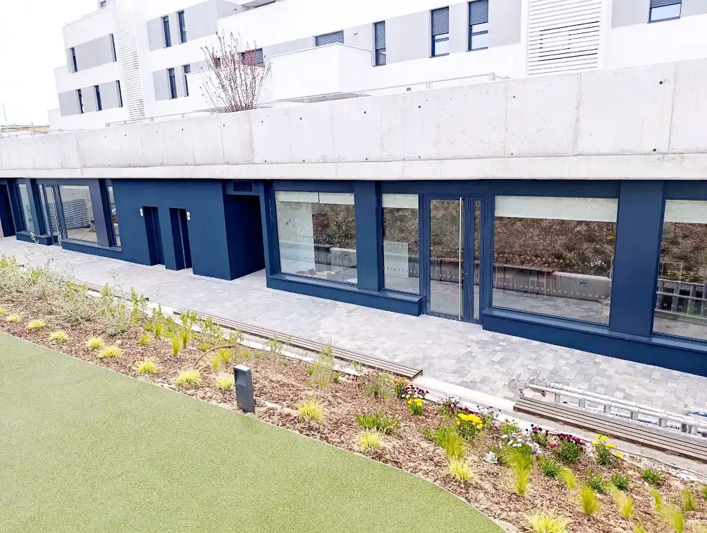Außenansicht von Wohnung zur Miete in Cobeña mit Klimaanlage, Heizung und Terrasse
