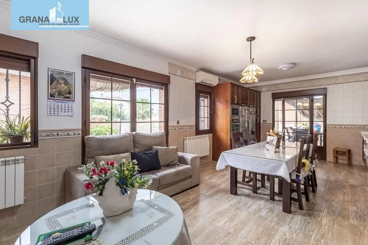 Chalet en venta en Calle de la Virgen del Rocío, imagen 29