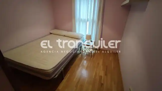 Bedroom of Flat for rent in Madrid  with Swimming Pool, Furnished and Washing machine