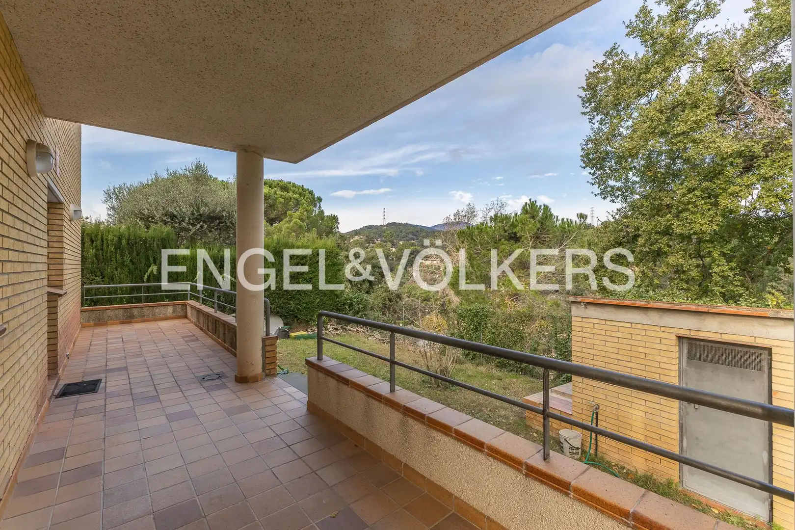 Terrassa de Casa o xalet en venda en Castellar del Vallès amb Aire condicionat, Calefacció i Jardí privat