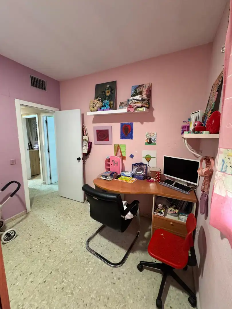 Bedroom of Houses for sale in Sevilla