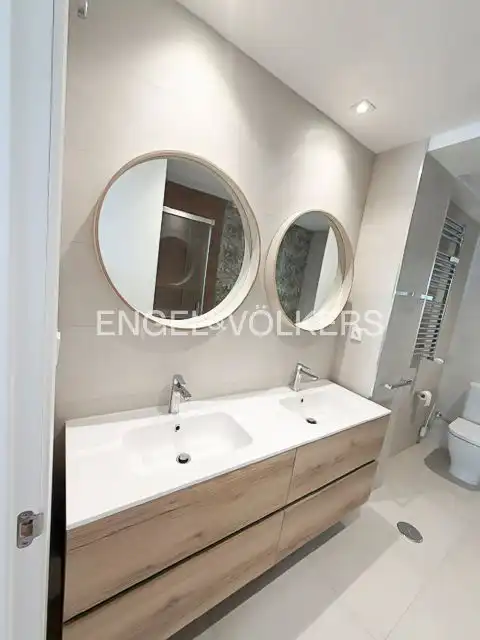 Baño de Piso de alquiler en Madrid con Aire acondicionado, Calefacción y Parquet