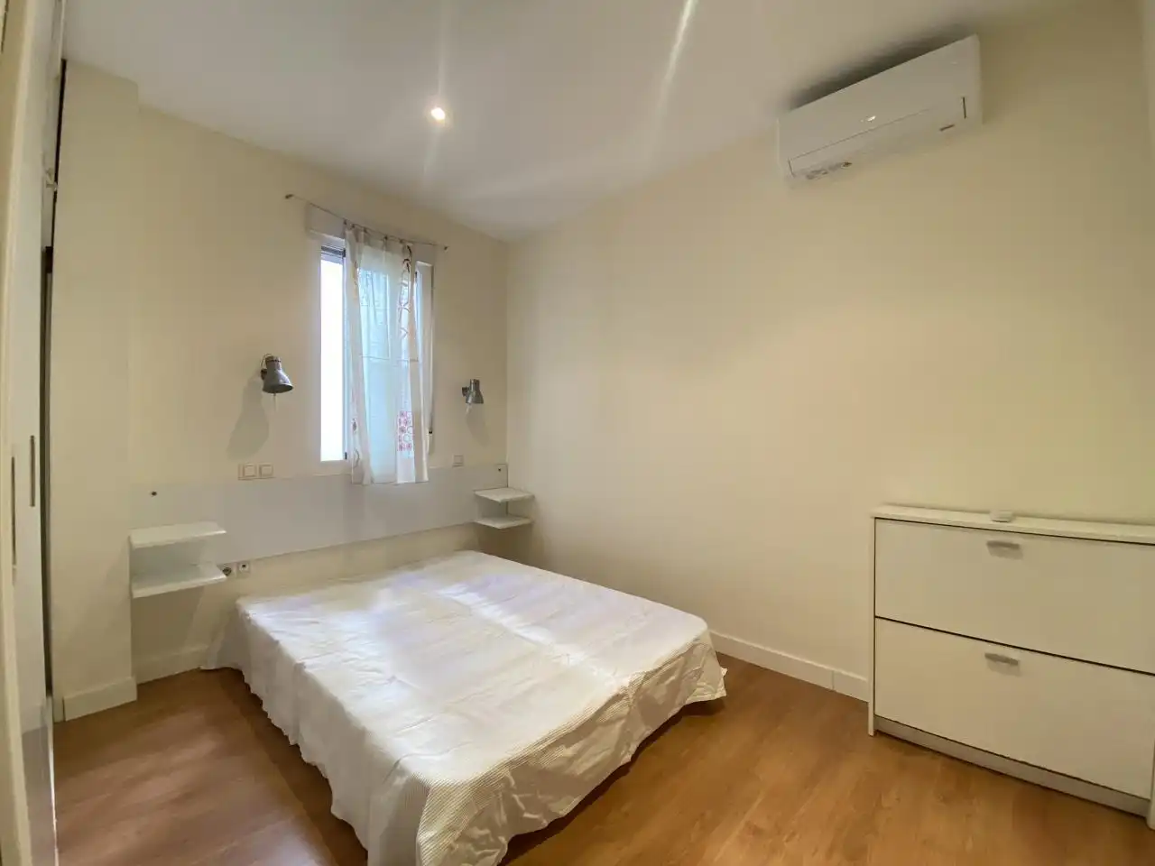 Habitación de Piso de alquiler en Madrid con Aire acondicionado, Calefacción y Amueblado