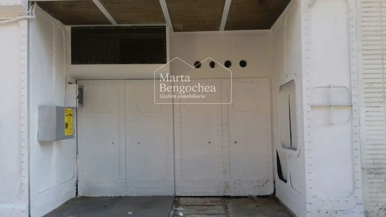Business premises for sale in CALLE DULZAINA, 4