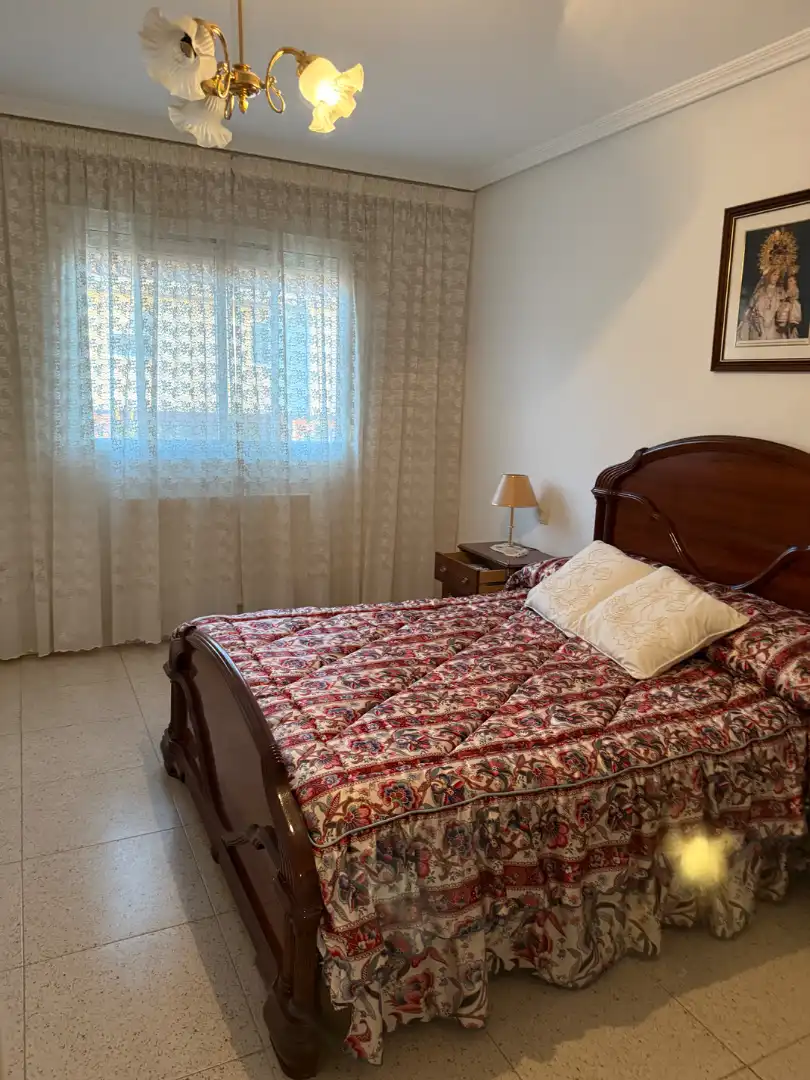 Casa adosada en venta en Calle Castillo de Rena, Avenida Elvas