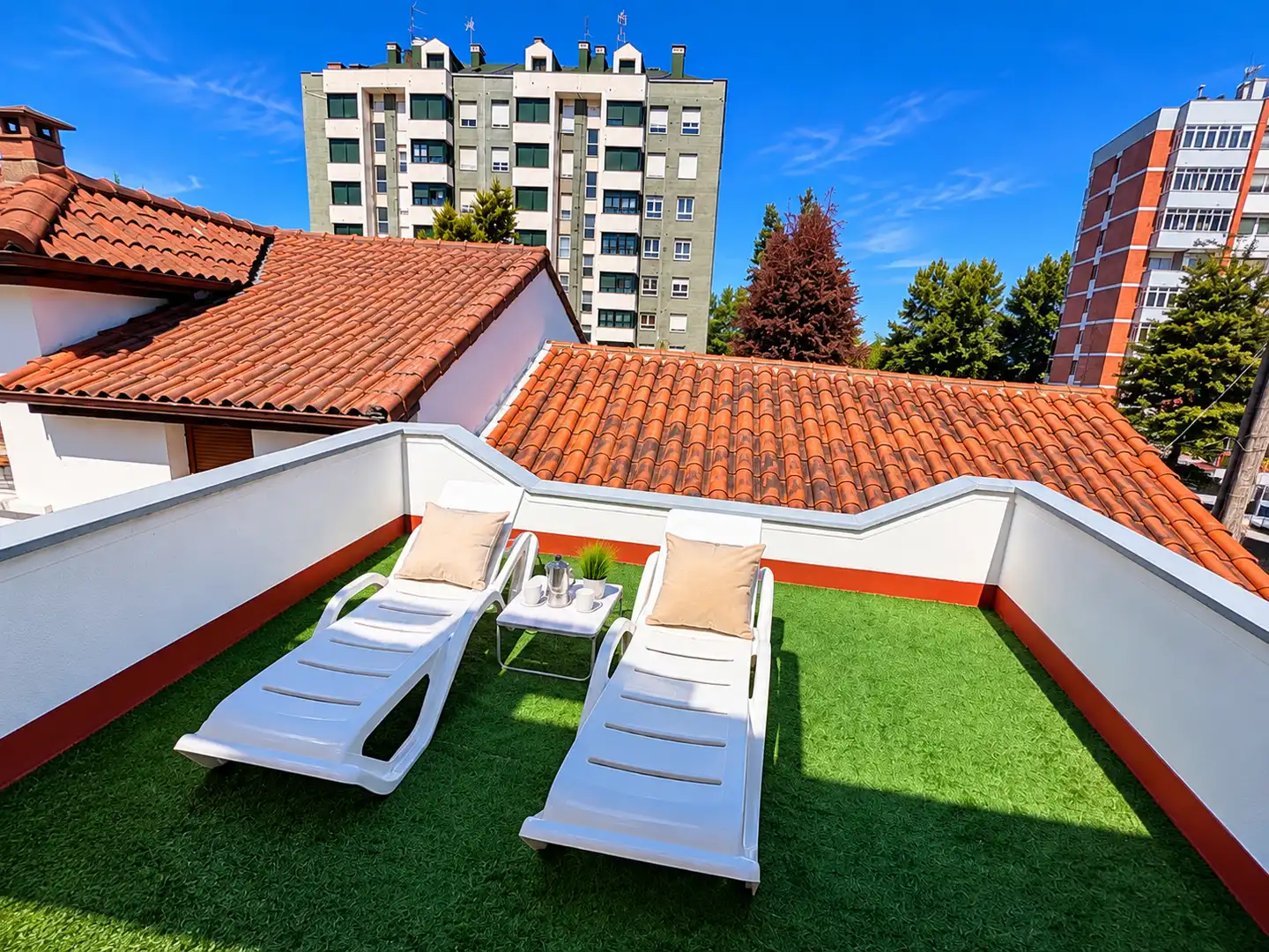 Casa a schiera con giardino in vendita a Avenida el Campón 28, imagen 2