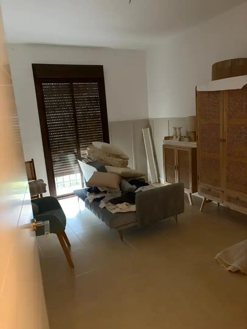 Sala d'estar de Casa adosada en venda en Lucena amb Aire condicionat i Balcó