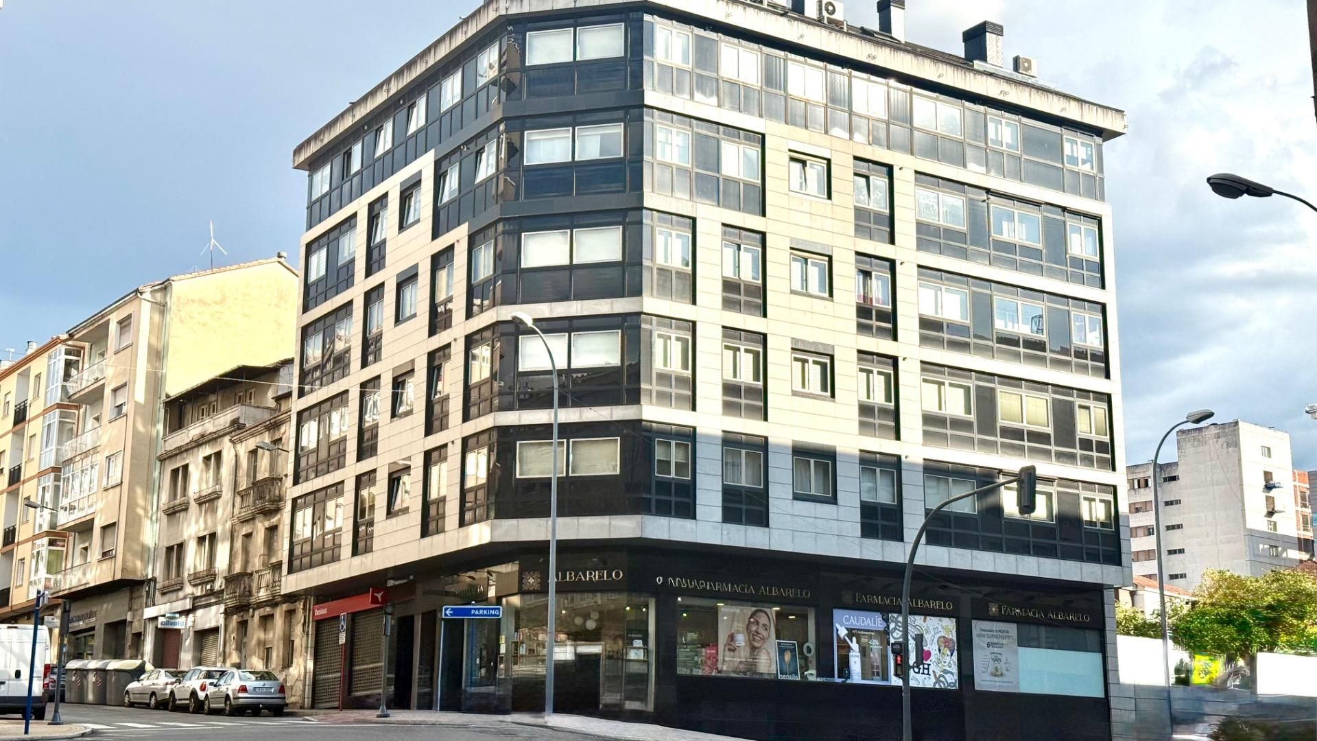 Vista exterior de Pis en venda en Ourense Capital  amb Calefacció i Traster