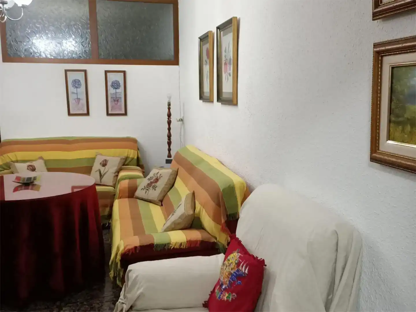 Sala d'estar de Casa adosada en venda en Hellín