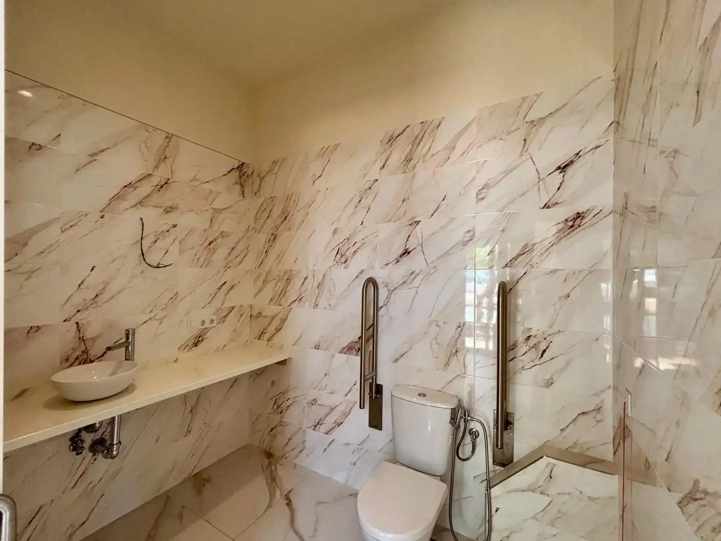 Baño de Local de alquiler en Güímar con Aire acondicionado