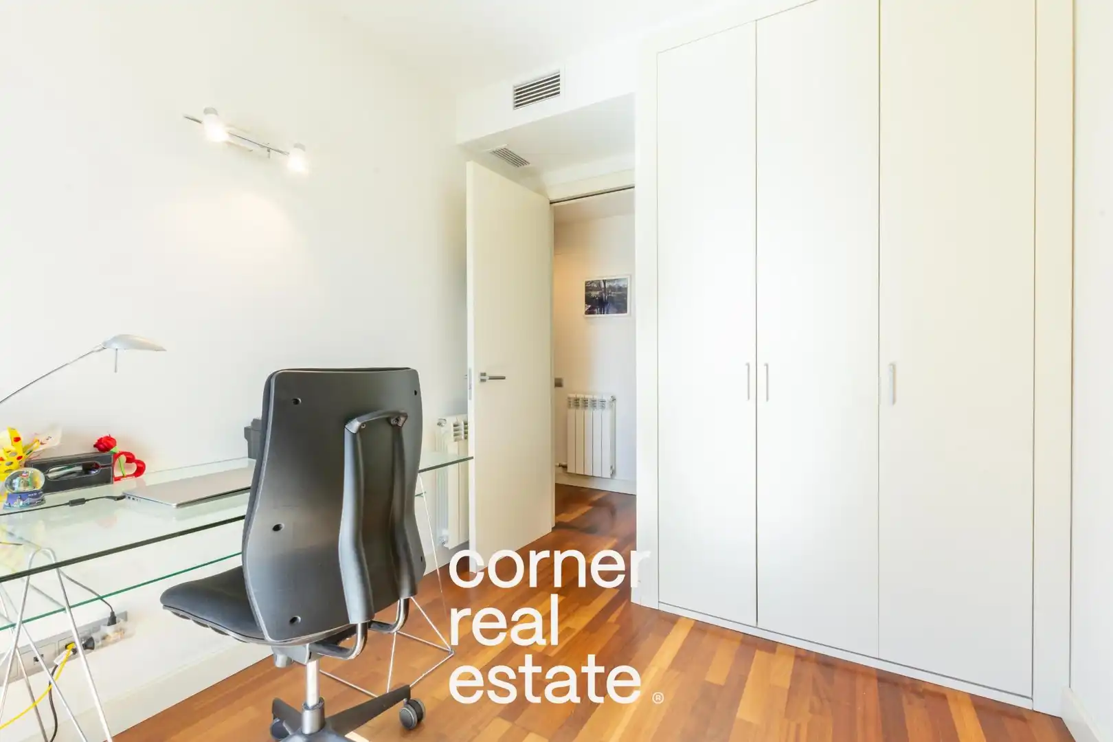 Exterior view of Flat for sale in Sant Cugat del Vallès  with Air Conditioner, Heating and Parquet flooring