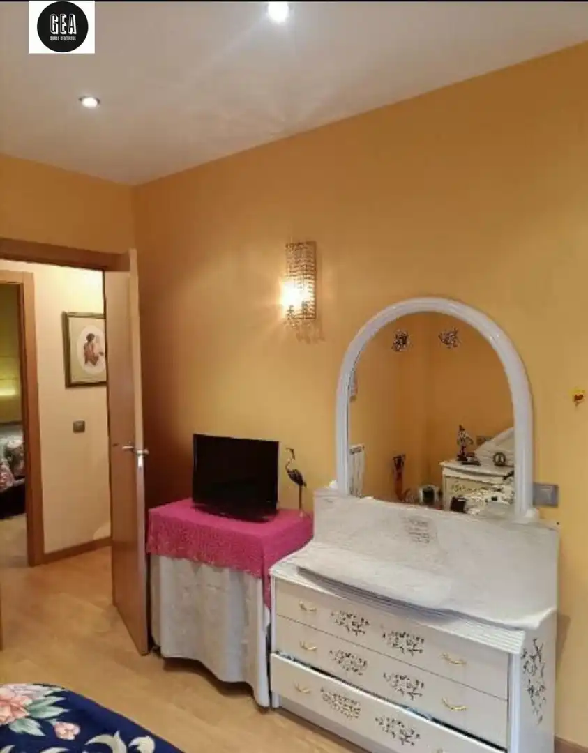 Habitación de Casa o chalet en venta en Vilanova de Segrià con Aire acondicionado, Calefacción y Jardín privado