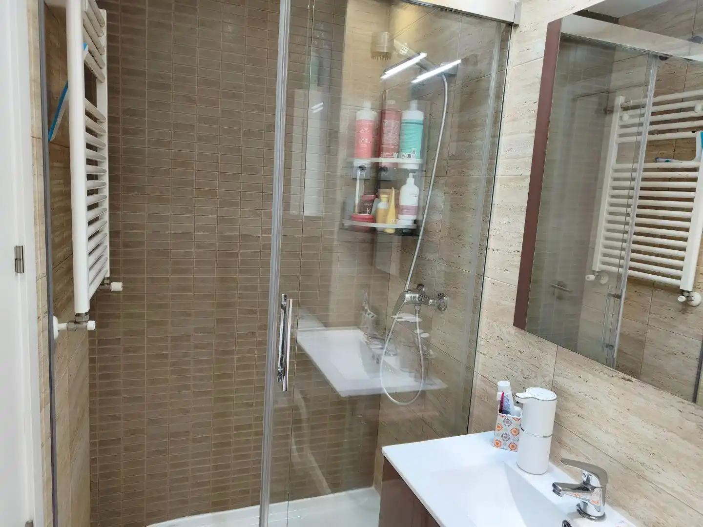 Bathroom of Flat for sale in  Madrid Capital  with Air Conditioner and Balcony