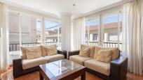 Living room of Flat for sale in  Granada Capital  with Air Conditioner, Terrace and Balcony