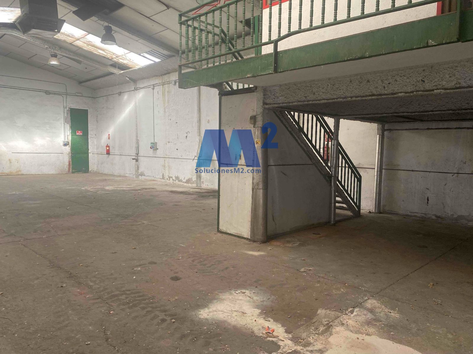 Nau industrial en venda a Población de Arroyo