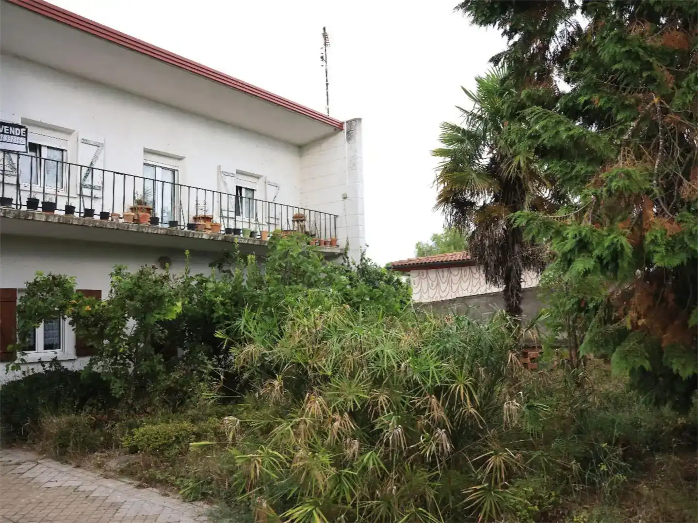 Vista exterior de Casa adosada en venda en Miranda de Ebro amb Jardí privat, Parquet i Traster