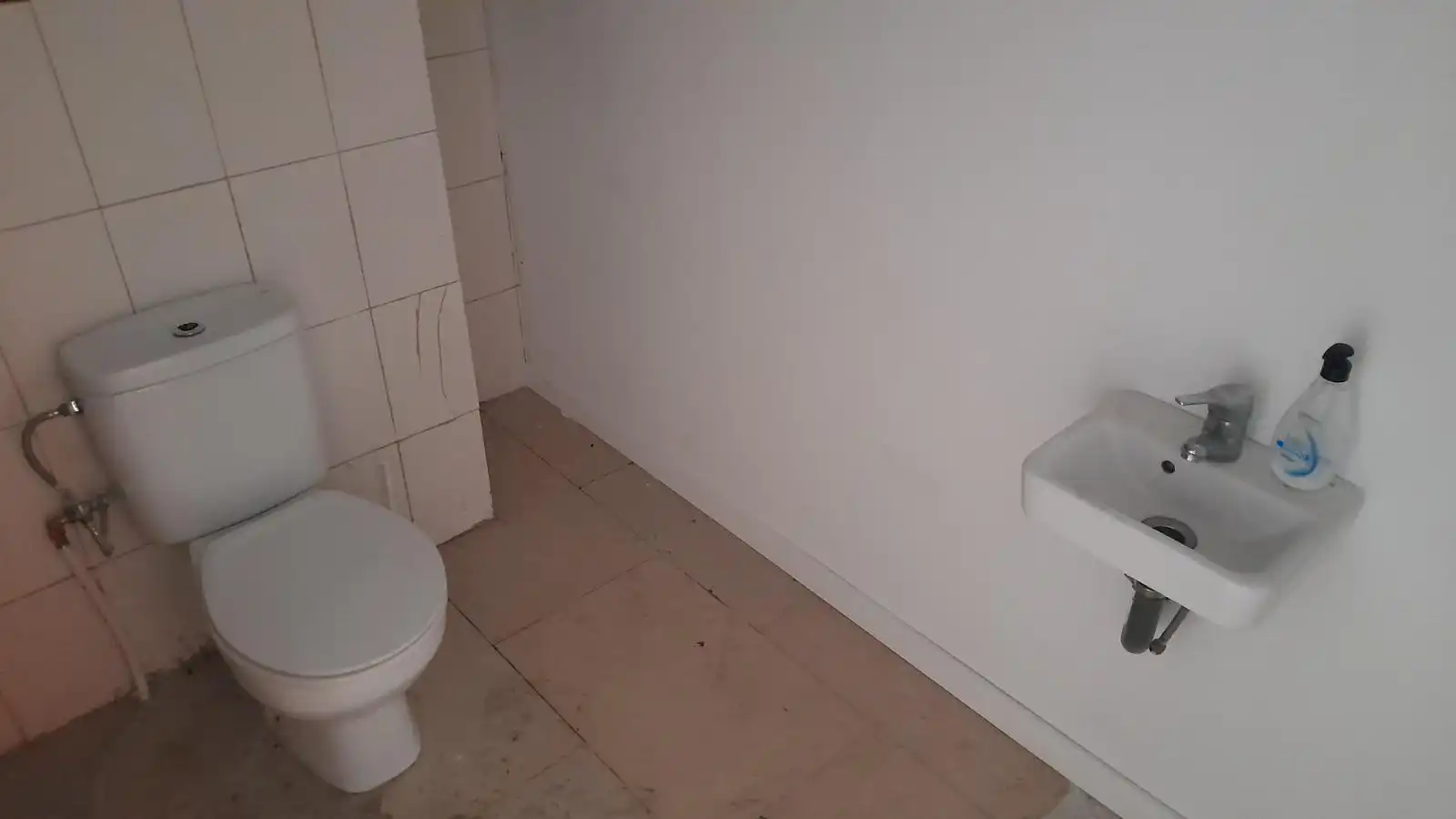 Badezimmer von Geschaftsraum zur Miete in Valencia