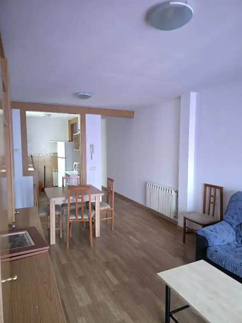 Comedor de Piso en venta en Las Navas del Marqués  con Parquet, Amueblado y Horno