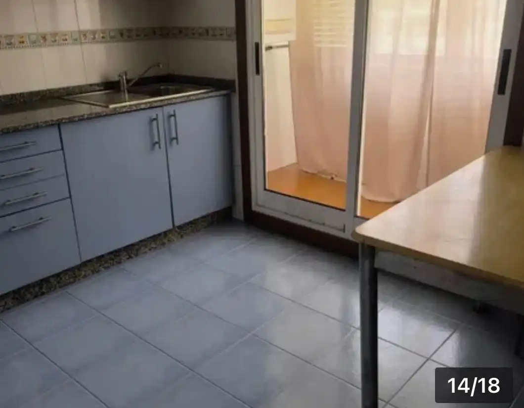 Cocina de Piso en venta en Pontevedra Capital  con Trastero y Amueblado