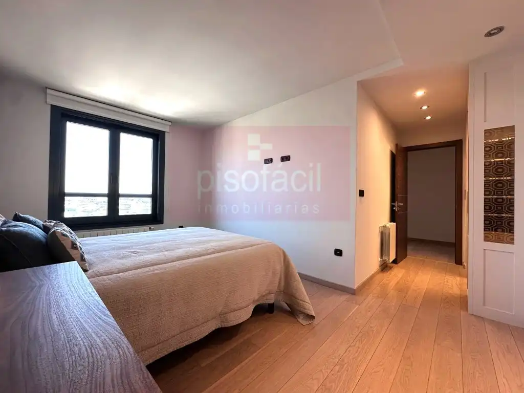 Bedroom of Flat for rent in Lugo