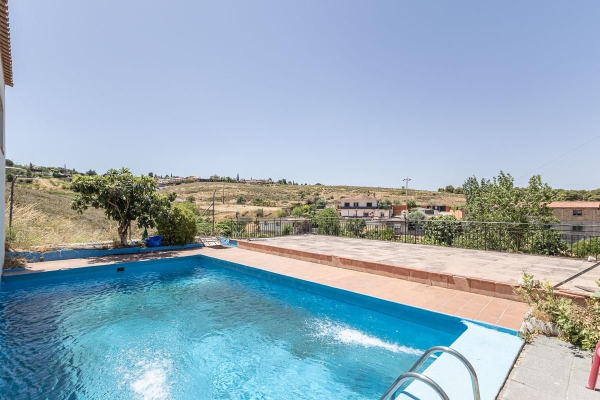 Piscina de Finca rústica en venda en Monachil amb Aire condicionat, Calefacció i Jardí privat